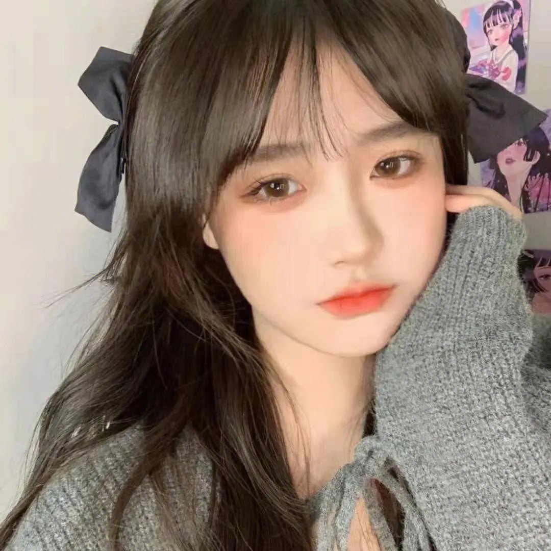 校服的裙摆